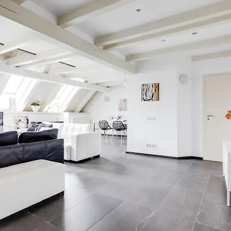 Spacious Stylish Attic In The Heart Of The Center - Karlovo Daire