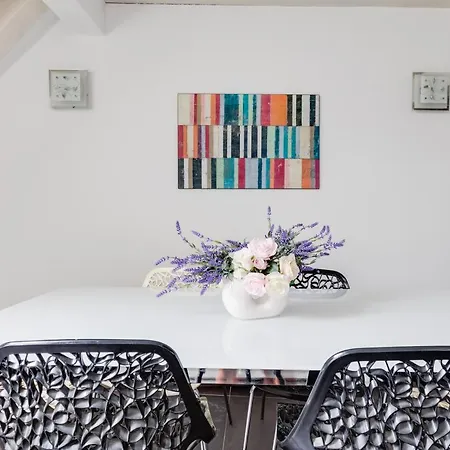 아파트 Spacious Stylish Attic In The Heart Of The Center - Karlovo