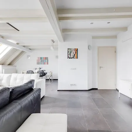 Spacious Stylish Attic In The Heart Of The Center - Karlovo Apartamento Praga