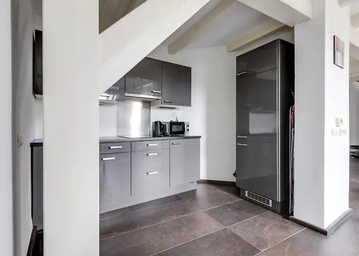 Apartman Spacious Stylish Attic In The Heart Of The Center - Karlovo