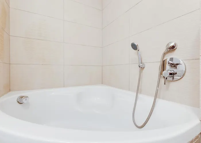 Apartman Spacious Stylish Attic In The Heart Of The Center - Karlovo