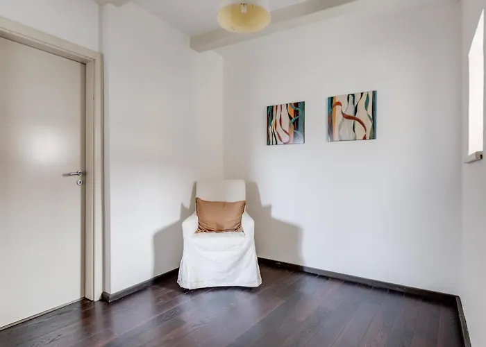 Apartman Spacious Stylish Attic In The Heart Of The Center - Karlovo