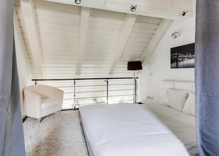 Spacious Stylish Attic In The Heart Of The Center - Karlovo * Prága