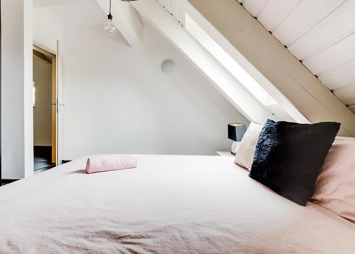 Spacious Stylish Attic In The Heart Of The Center - Karlovo Prága