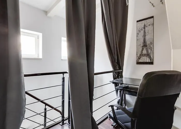 Apartman Spacious Stylish Attic In The Heart Of The Center - Karlovo Prága