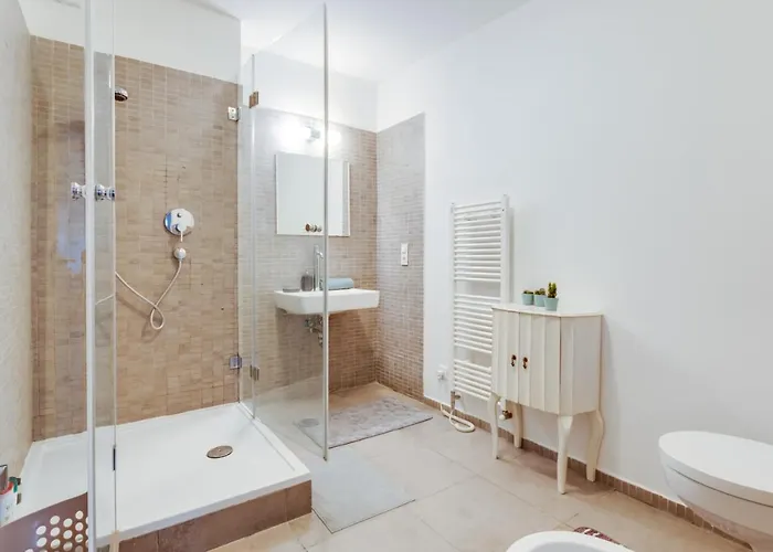 Apartman Spacious Stylish Attic In The Heart Of The Center - Karlovo