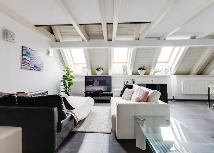 Spacious Stylish Attic In The Heart Of The Center - Karlovo * Prága