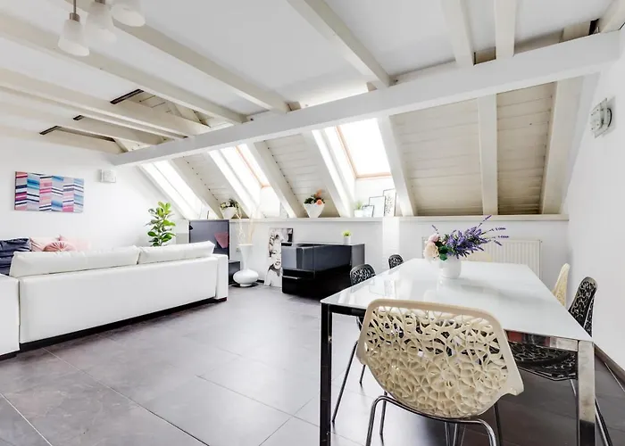 Spacious Stylish Attic In The Heart Of The Center - Karlovo *