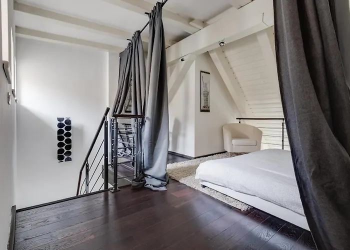 Apartman Spacious Stylish Attic In The Heart Of The Center - Karlovo *