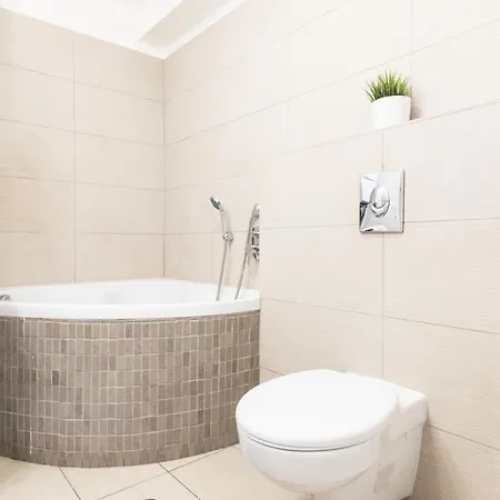 Spacious Stylish Attic In The Heart Of The Center - Karlovo شقة *