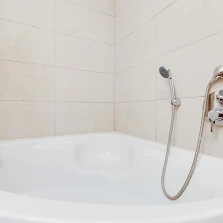 شقة Spacious Stylish Attic In The Heart Of The Center - Karlovo