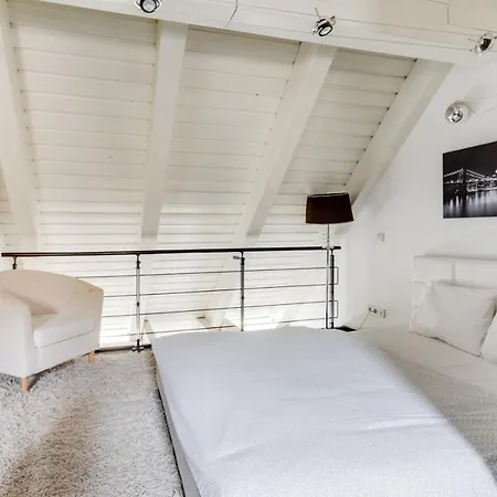 Spacious Stylish Attic In The Heart Of The Center - Karlovo * براغ
