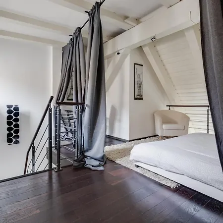 شقة Spacious Stylish Attic In The Heart Of The Center - Karlovo *